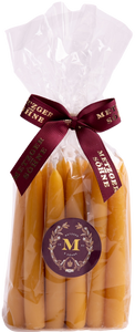 20 Christmas tree candles 13x120mm made from 100% beeswax. Beeswax is a pure natural product, produced by honey bees.