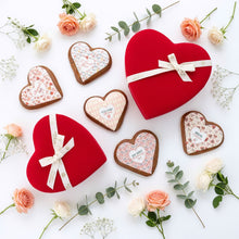 Laden Sie das Bild in den Galerie-Viewer, Bussi Lebkuchen Herz