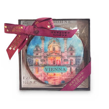 Laden Sie das Bild in den Galerie-Viewer, Karlskirche Wien Lebkuchen Scheibe 11cm - AT Metzger &amp; Söhne