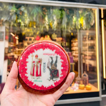 Laden Sie das Bild in den Galerie-Viewer, Nikolo oder Krampus Lebkuchen Rund 11cm - AT Metzger &amp; Söhne