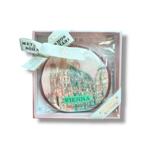 Laden Sie das Bild in den Galerie-Viewer, Stephansdom Wien Lebkuchen Scheibe 11cm - AT Metzger &amp; Söhne